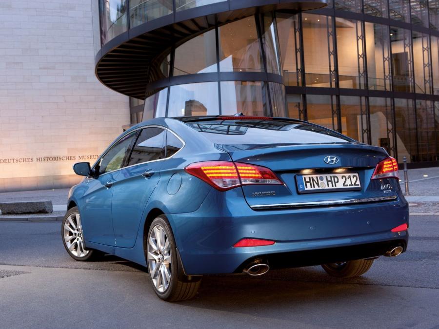  Hyundai i40 Sedan 2011 года  (фото 26 из 39)